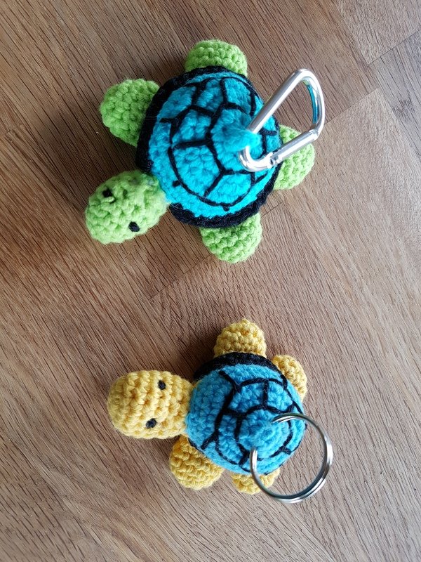 Turtle Keychains, crochet pattern, amigurumi by jennysideenreich