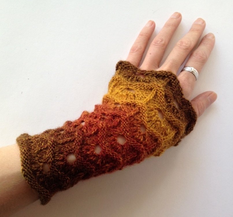 Wrist Warmers &quot;Malou&quot;, knitting pattern, 2 sizes