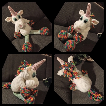 Mein Patenkind wird sich an Weihnachten super freuen.... Wenn ich es verschenke 😆 Ich mag Einhörner nämlich auch sehr gerne.