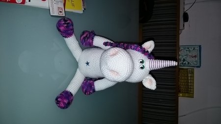 2 in 1: Trophäe oder großes Kuscheltier, Regenbogen Einhorn, Häkelanleitung als PDF