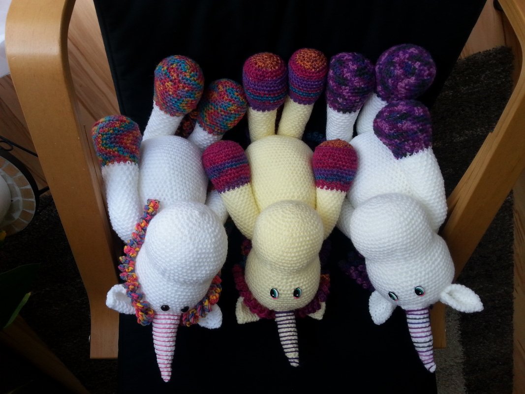 2 in 1: Trophäe oder großes Kuscheltier, Regenbogen Einhorn, Häkelanleitung als PDF