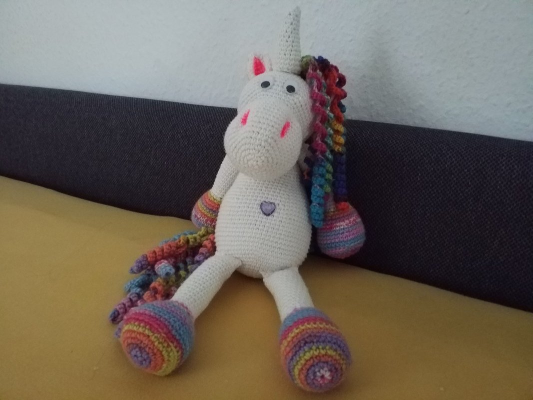 2 in 1: Trophäe oder großes Kuscheltier, Regenbogen Einhorn, Häkelanleitung als PDF