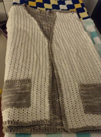 Das ist eine schicke Anleitung das Garn ist Lana grossa cool wool in verschiedenen Farben Größe 50