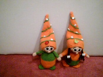 Die beiden Wichtel habe ich für meine Tochter als Deko gehäkelt. Sie gefallen ihr sehr. Die Wichtel haben sich leicht und schnell häkeln lassen. Ist ja auch eine sehr gute Anleitung.