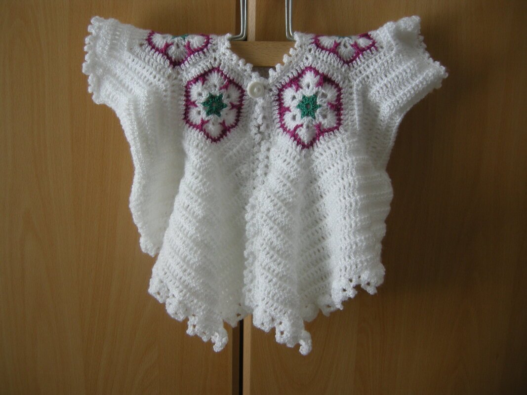 African Flower swingendes Jäckchen Häkelanleitung