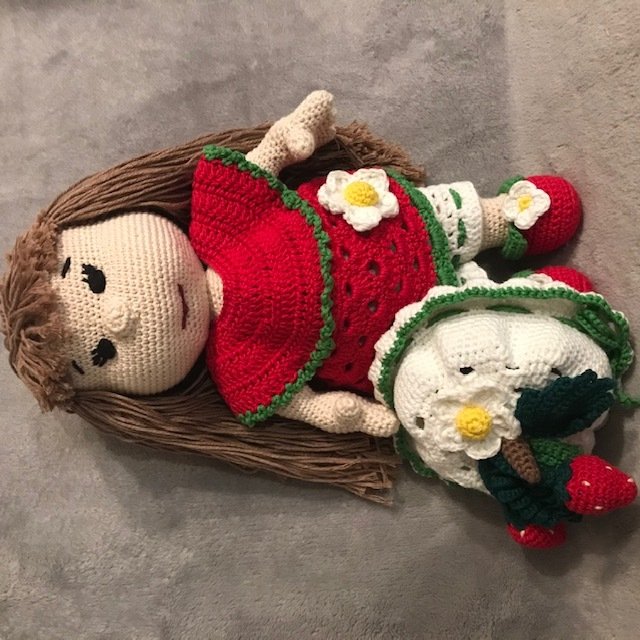 Häkelanleitung Puppe, Ennie Erdbeere