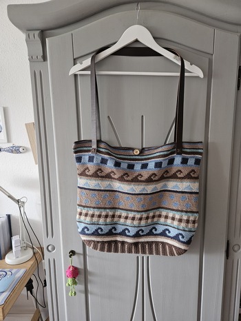 Ich dachte am Anfang,das schaffe ich nie. Aber irgendwann lief es dann wie von selbst. Hat sehr viel Spaß gemacht. #Tasche #Shopper