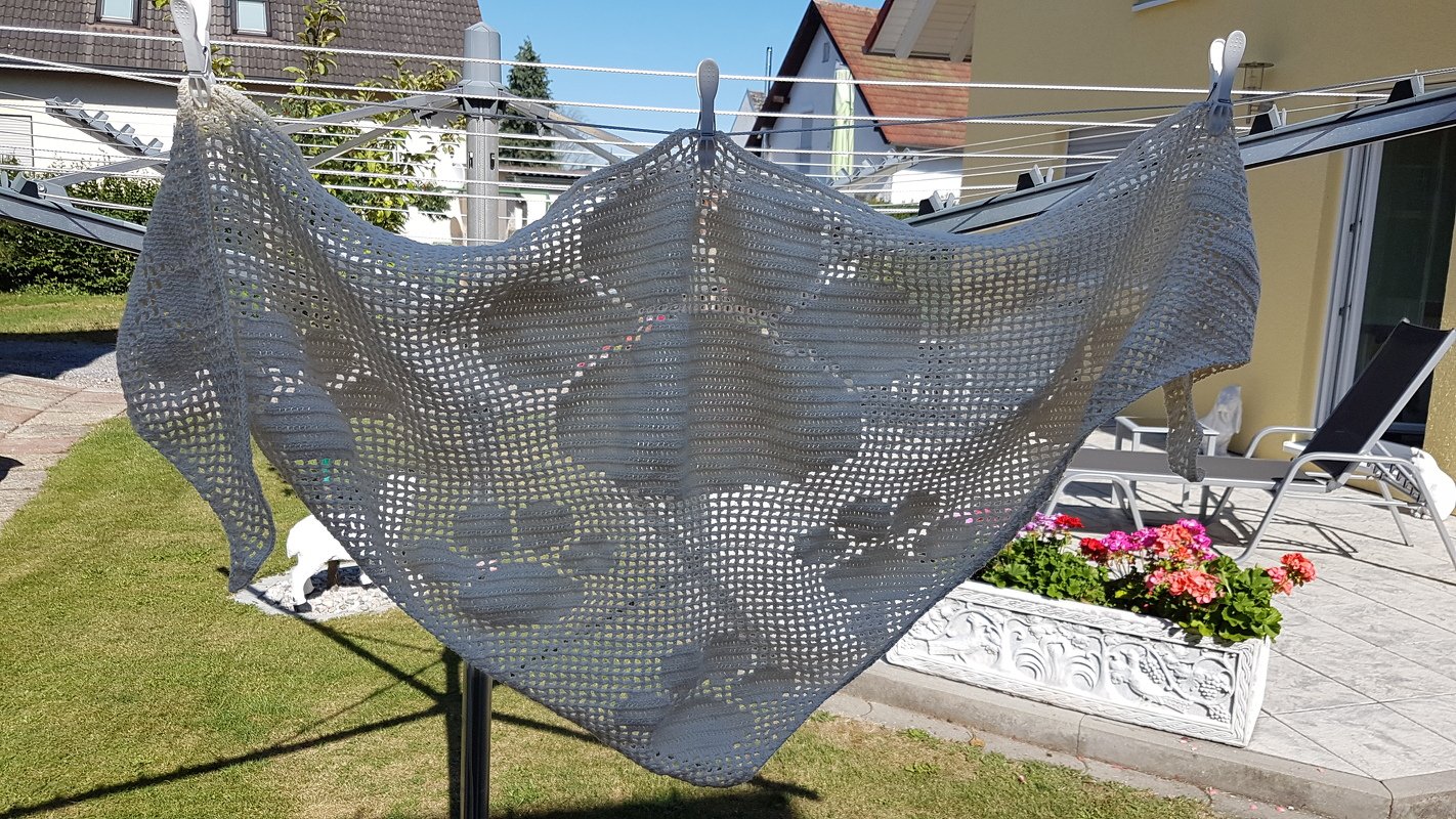 Motivtuch Pfoten, Dreieckstuch, Häkelanleitung