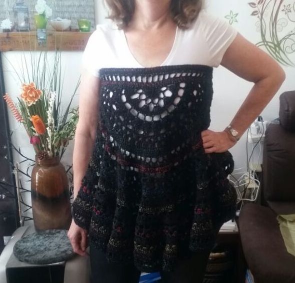 “Pi mal 4“ - häkel dir das Multitalent: Wickelrock, Bandeau, Stola, One-Shoulder… aus Bobbel „2-Touches“ von Nomis Valent