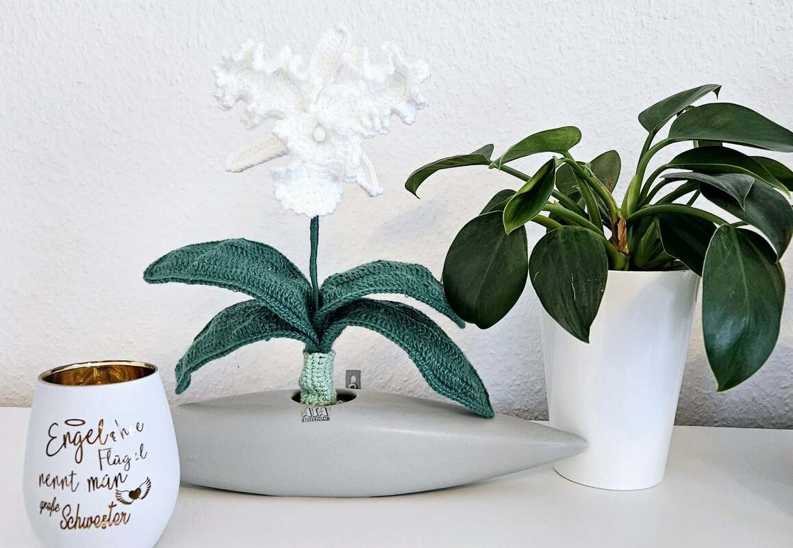 Häkelanleitung -  Blumengesteck in Weiß und Lila