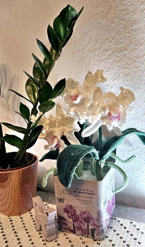 Häkelanleitung -  Blumengesteck in Weiß und Lila