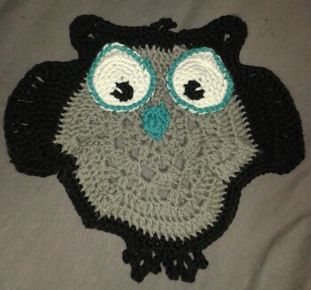 Sehr gute Anleitung. Muss zugeben, dass sich der Mittelteil bei mir irgendwie seltsam wellt, aber auch das wird sich bei den nächsten Versuchen korrigieren lassen ;)