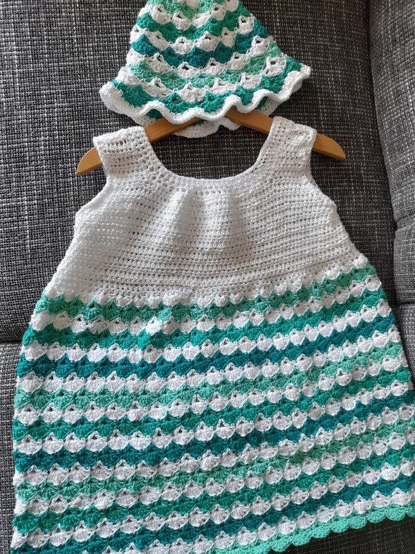 einfache Häkelanleitung Baby Kleid 0-4 Jahre mit Muschelmuster, "Einhorn"