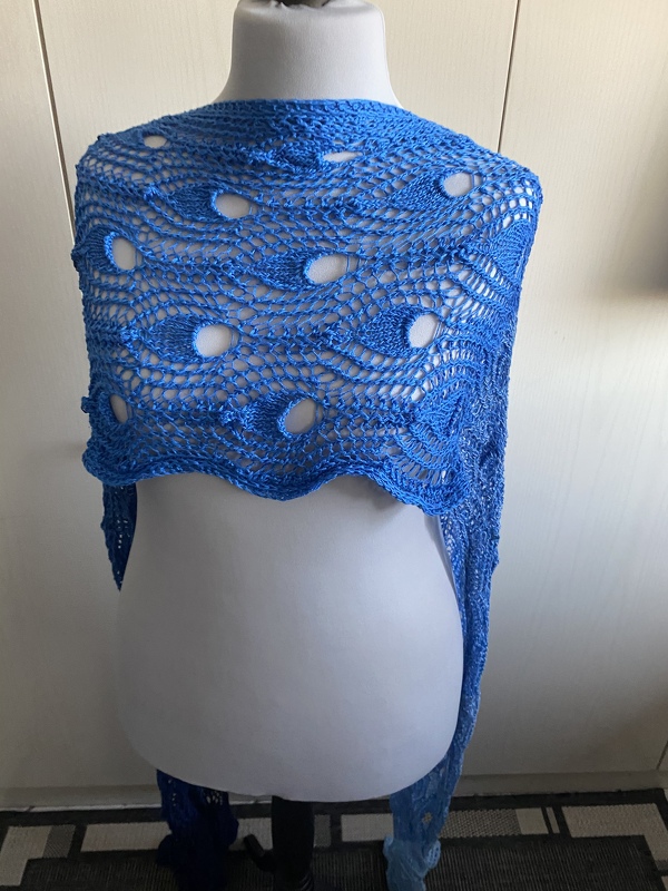 Stola "Perlentaucher" mit 1 Woolly Hugs BOBBEL-COTTON stricken