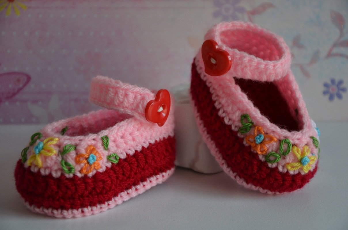 Häkelanleitung bestickte Babyballerinas