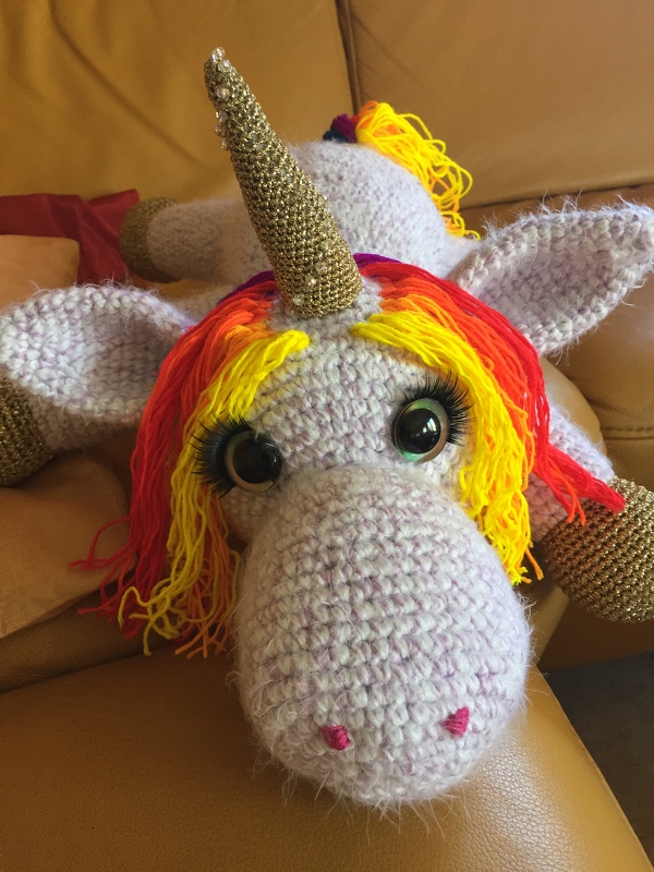 - STELLA - XXL Kuschel-Einhorn häkeln,  flauschiges Einhorn, Plüschtier