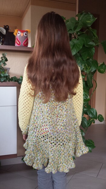 Das Häkeln der Sommerweste hat ohne Probleme geklappt. Meine Tochter hat sich riesig gefreut.
