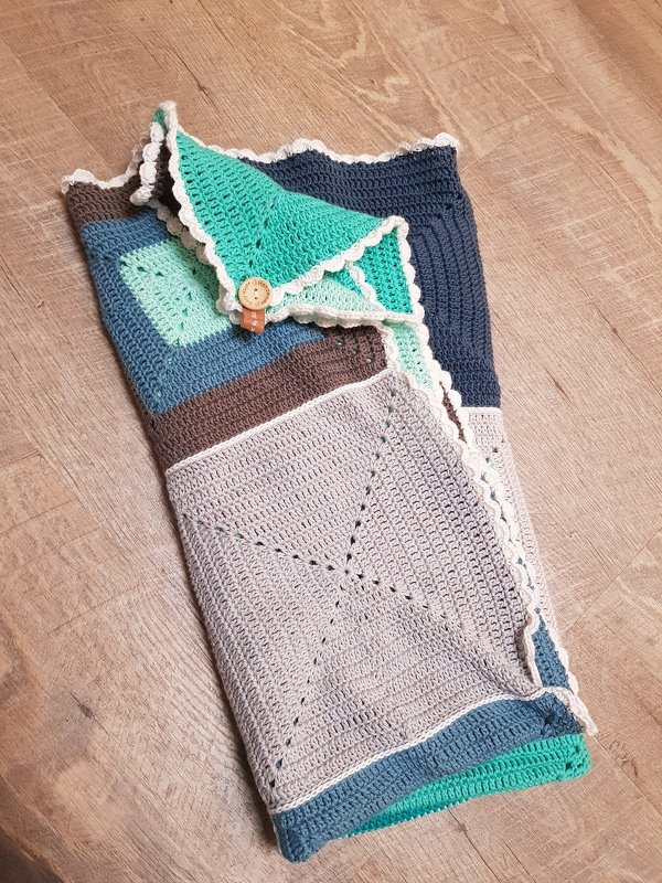 H&auml;kelanleitung f&uuml;r Babydecke f&uuml;r Anf&auml;nger aus Granny Squares