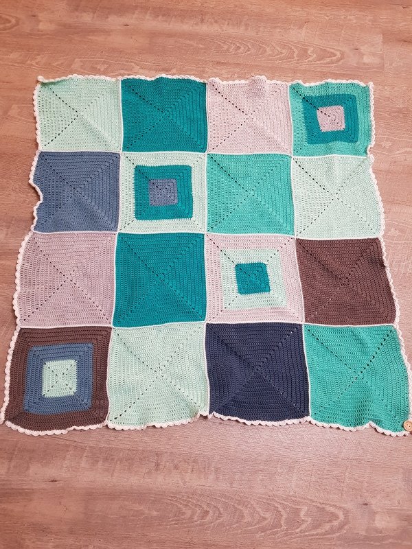 H&auml;kelanleitung f&uuml;r Babydecke f&uuml;r Anf&auml;nger aus Granny Squares