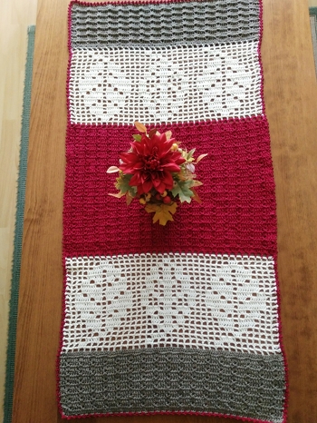 Nummer 8 ist auch fertig. Nun kann meine Lieblingsjahreszeit kommen.
Liebe Heike, vielen Dank für die wieder mal tolle Anleitung. Ich bin ein Riesen Fan von dir. Liebe Grüße, Karola