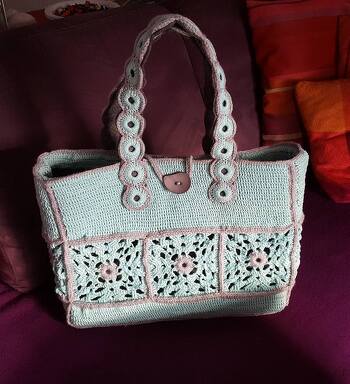 Wie man sieht hat es funktioniert, jedoch habe ich sie ein bisschen abgewandelt. Hat aber sehr viel Spaß gemacht sie zu häkeln.