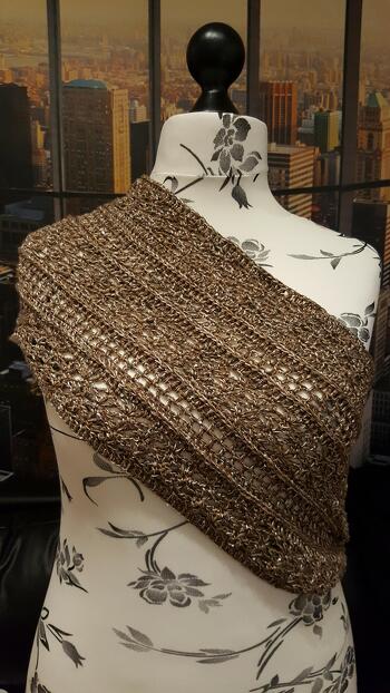 Aus ca 500m 4 Fädig + Pailettengarn von Wollcat Farbverlaufsgarne mit NS 4