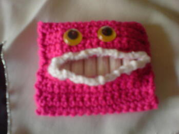 Einige Tamponmonster habe ich in verschiedenen Farben gehäkelt.
Zwei für meine Tochter, den Rest .....zum Verschenken?....zum Verkaufen?
Vielen Dank für die tolle Anleitung.
Liebe Grüße, Kitty