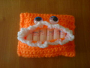 Einige Tamponmonster habe ich in verschiedenen Farben gehäkelt. Zwei für meine Tochter, den Rest .....zum Verschenken?....zum Verkaufen? Vielen Dank für die tolle Anleitung. Liebe Grüße, Kitty