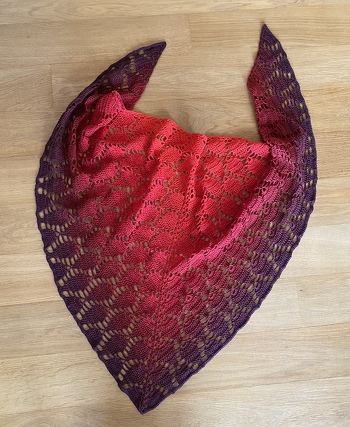 Wunderschönes Tuch aus einem Bobbel (760 m, 4-fädig)