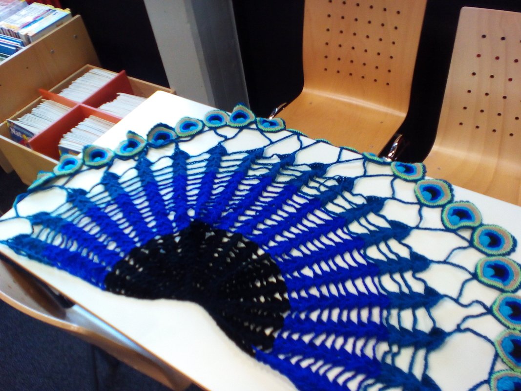 Peacock Feather Scarf - Crochet Pattern