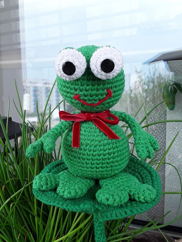 Häkelanleitung Blumenstecker Fröschlein