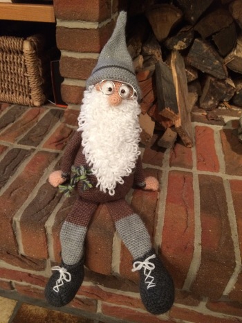 Wichtel Treppenhocker habe ich etwas abgewandelt, aber so kann er ganzjährig bei uns hocken.