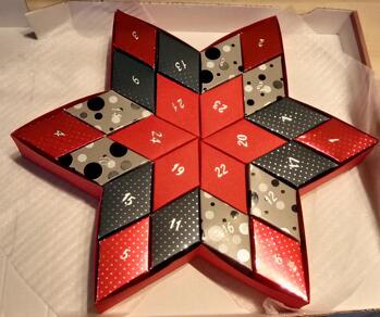 Der Aufwand lohnt sich
Wer einem lieben Menschen eine Freude machen will, ist hier genau richtig. Es braucht ein wenig Zeit, aber das Ergebnis ist wunderbar. Ob sich die Beschenkte freut, weiß ich noch nicht, aber der 1. Dezember kommt bestimmt. Vielen Dank für die Anleitung.