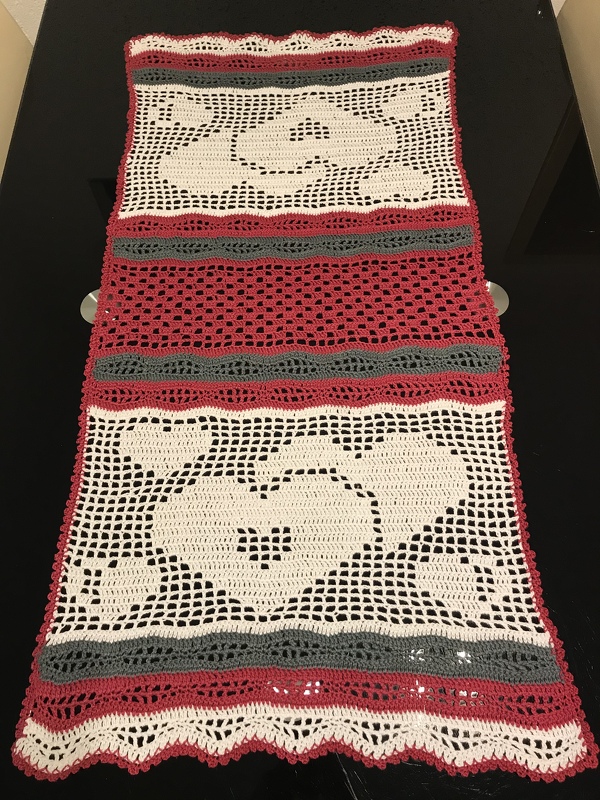 Häkeln / Tischläufer / Hearts