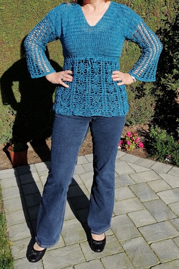 Tolle Anleitung. Ich habe für den schönen Pullover knapp 8 Knäuel Soft Print von  Cotton Kings in der Farbe 214 verbraucht.