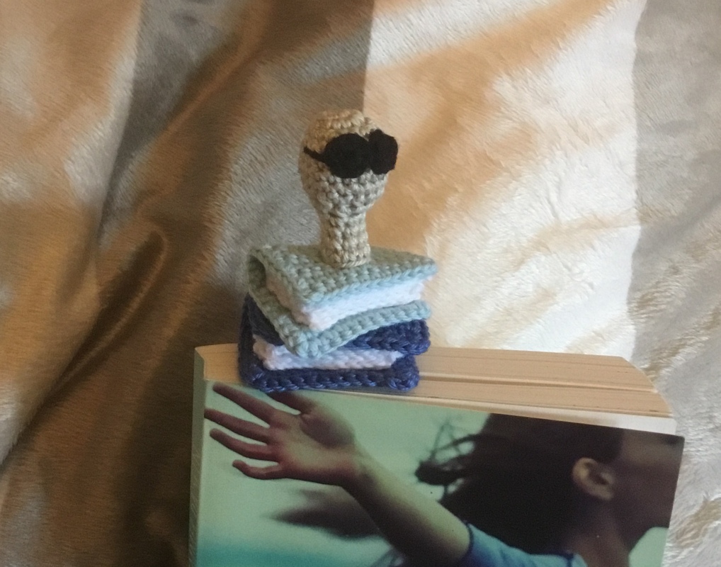 Häkelanleitung Lesezeichen "Bücherwurm"