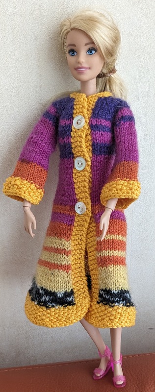Strickanleitung: Strickjacke und Mütze für kleine Anziehpuppen
