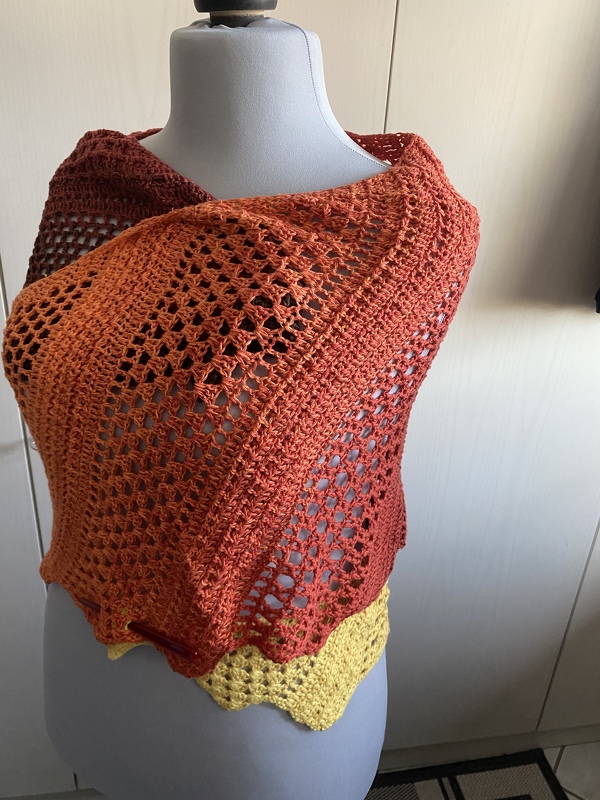 Crochet pattern Feeniks shawl