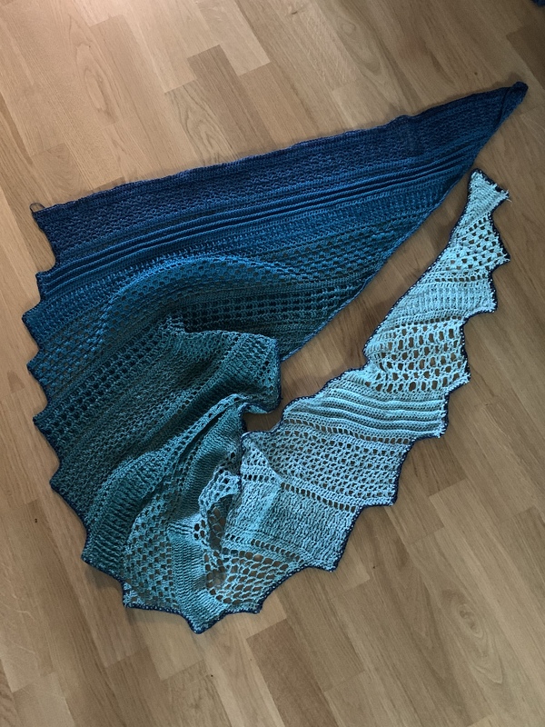 Crochet pattern Feeniks shawl