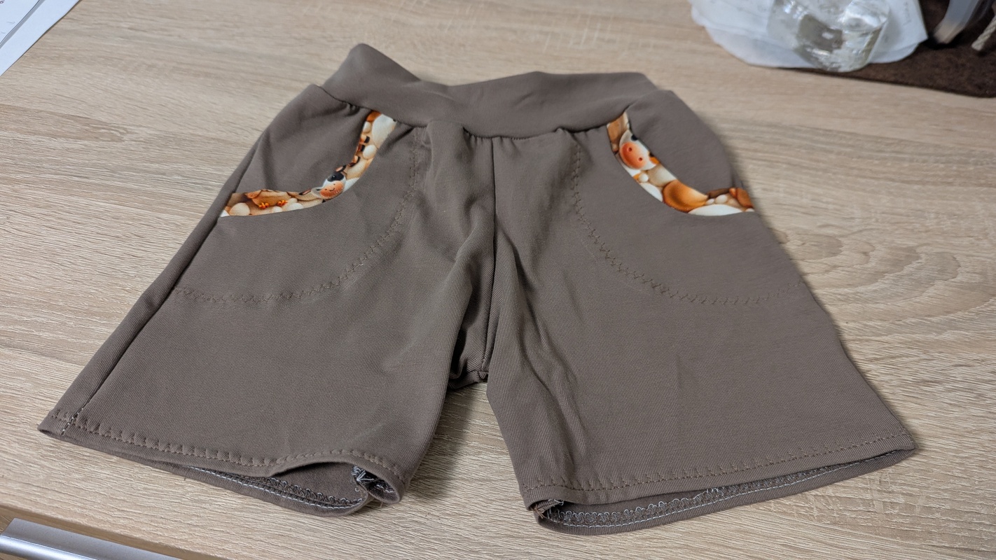 Kurze Kinderhose Größe 74-152, Schnittmuster &amp; Nähanleitung