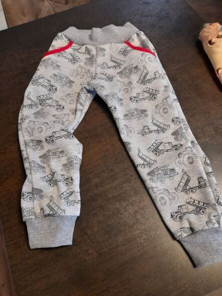 Lange Kinderhose Größe 74-152, Schnittmuster &amp; Nähanleitung