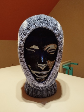 Diese tolle Schlupfmütze habe ich nach der tollen Anleitung ratzfatz gestrickt.