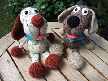 Das Häkeln hat dank der verständlichen Anleitung sehr gut geklappt. Ich habe inzwischen 6 Hunde gehäkelt und davon 5 verschenkt, die mit Begeisterung angenommen wurden.