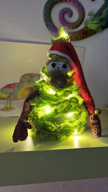 Häkelanleitung Amigurumi / Weihnachtsbaum *Herr Tannislav Baum* mit Beleuchtung / Weihnachten