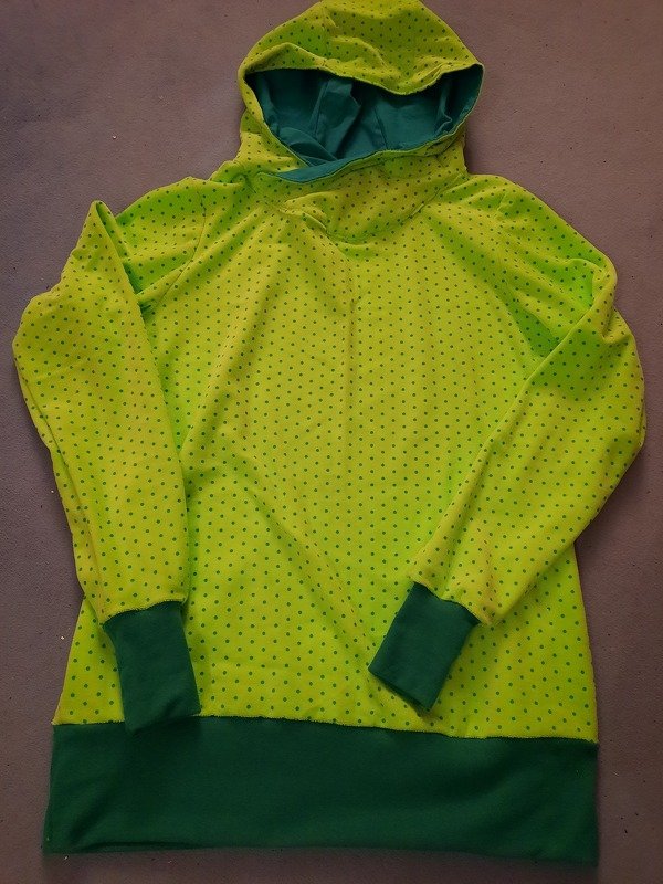 Schnittmuster und Nähanleitung Hoodie Julia