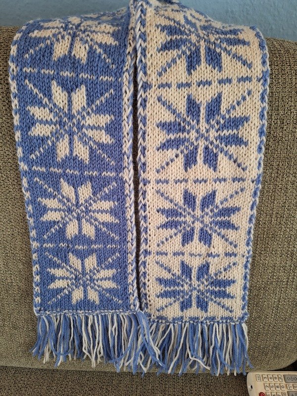 Kinderschal "Flocke" in Doubleface gestrickt