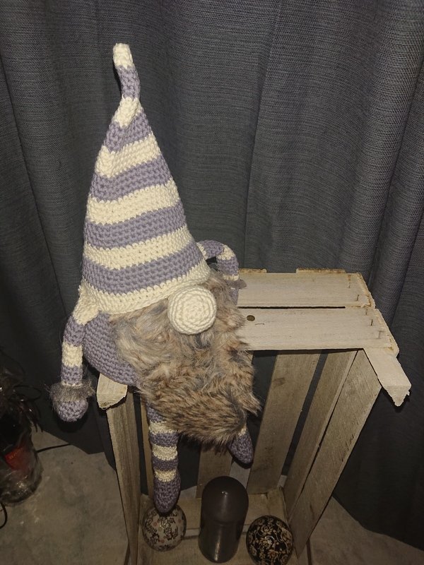 gro&szlig;er sitzender Wichtel 40 cm Weihnachtsdeko H&auml;kelanleitung