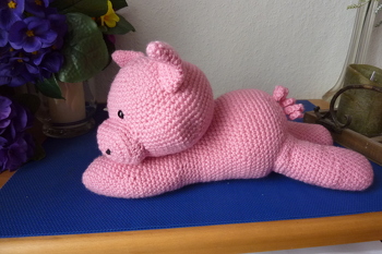 Mein Glücks-Schwein ist fertig,es gab keine Schwierigkeiten und sieht es nicht süß aus