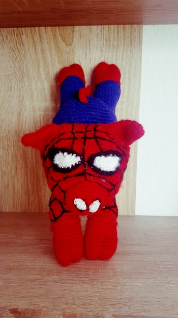 Diese Anleitung habe ich ein wenig ^^ abgewandelt. Der Kollege meines Männes brauchte ein Spiderschwein.