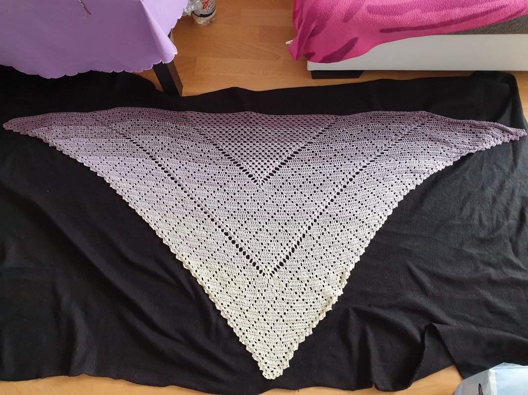 LaMaro Häkelanleitung für ein XXL-Tuch oder Poncho mit Fransen